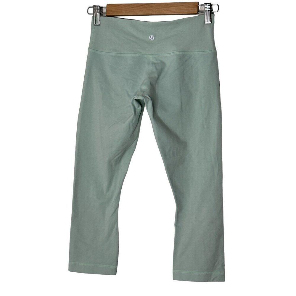 Lululemon Leggings Women's 4 Crop‎ 18" Mint Yoga Athletic Gym Hiking Outdoor